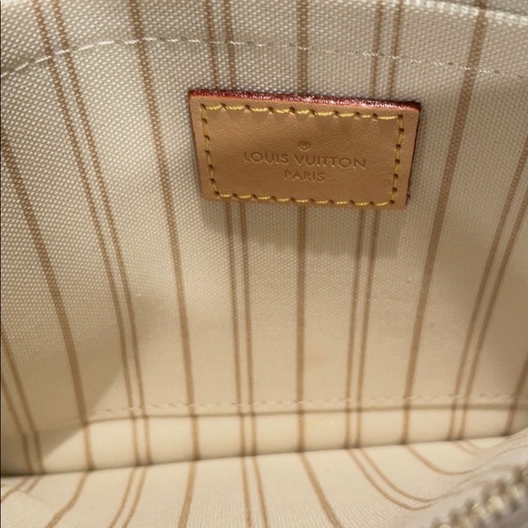 Louis Vuitton Purse - Picture 8 of 12